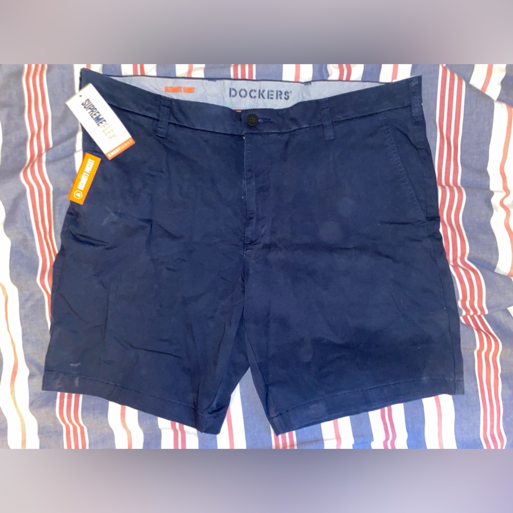 DOCKERS SUPREME FLEX SHORTS, NAVY SIZE 38
